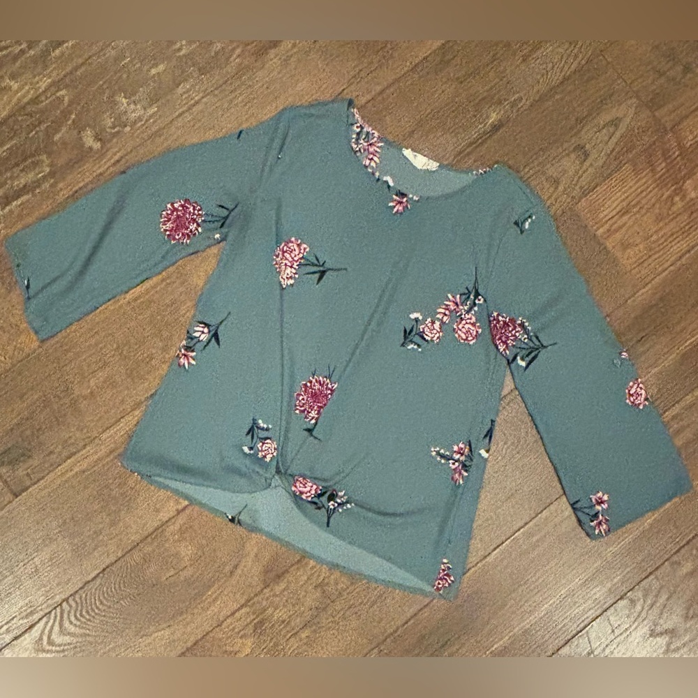 Floral Print Women's Blouse in Greenish Blue and Pink, size Small